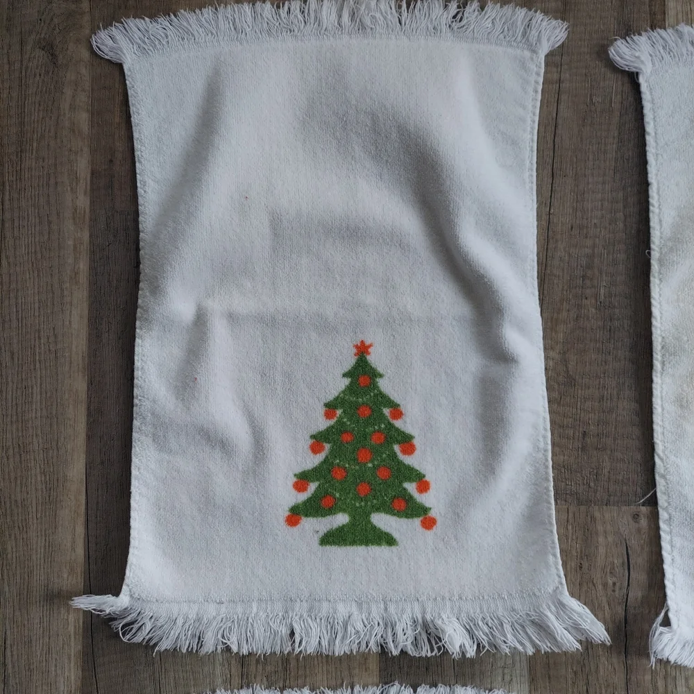 Vintage Mod Kitschy Christmas Hand Towels